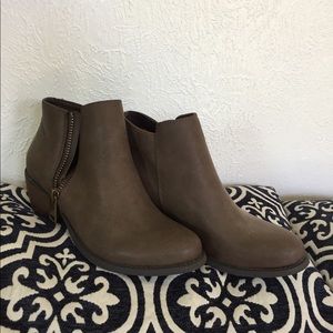 Fit like 9 Nicole Ankle Boots